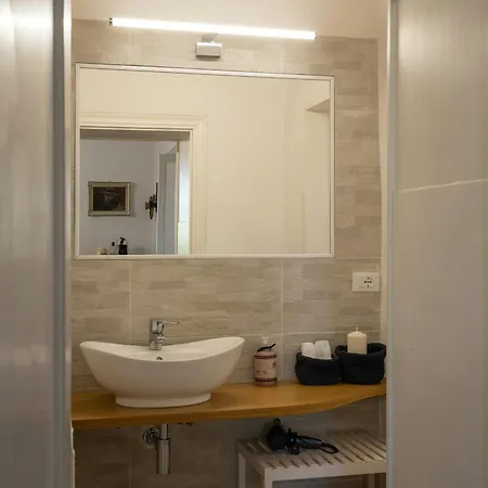 Historic With Pool In Casa vacanze
