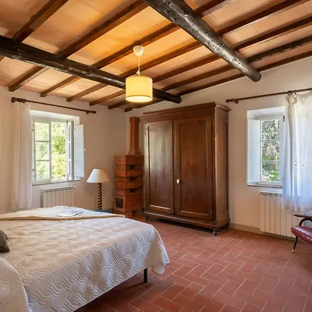 Casa vacanze Historic With Pool In Gambassi Terme